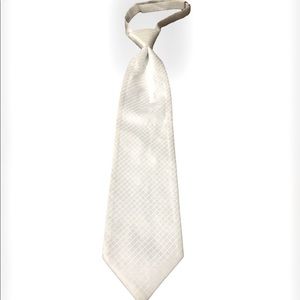 Classic White Formal Windsor Tie w/Adjustable Neckband